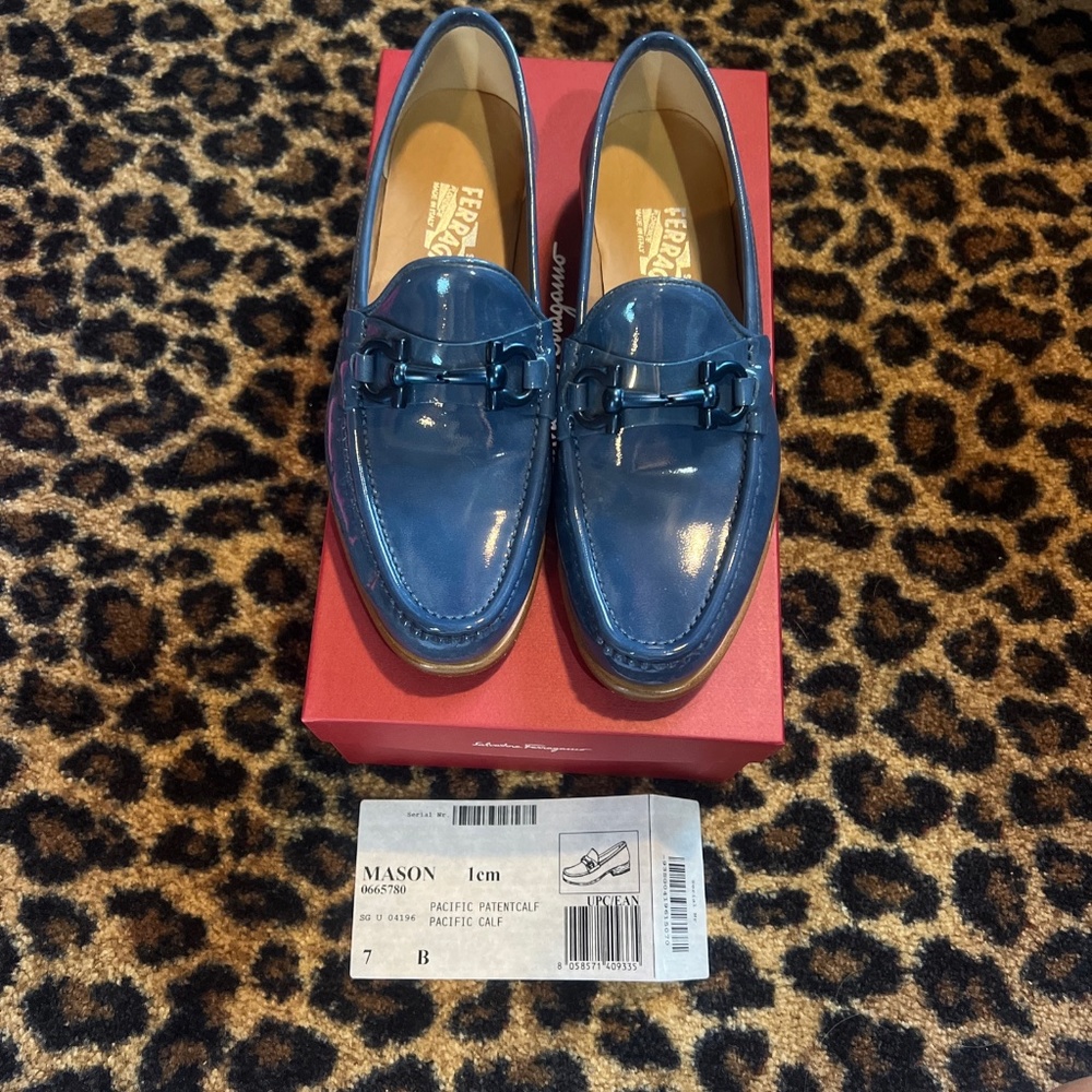 Salvatore Ferragamo mason pacific patent leather loafer 7B